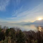 Holiday home Mid Of Nature ' Bella Vista Maggiore Mit Traumhaften Seeblick, Terrasse Und Grossen Garten