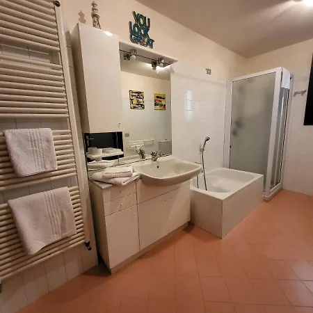 Holiday home Mid Of Nature ' Bella Vista Maggiore Mit Traumhaften Seeblick Ghiffa