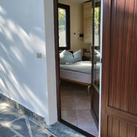 Mid Of Nature ' Bella Vista Maggiore Mit Traumhaften Seeblick Holiday home