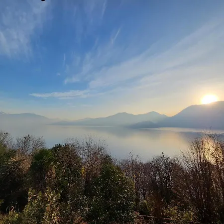 Prázdninový dům Mid Of Nature ' Bella Vista Maggiore Mit Traumhaften Seeblick, Terrasse Und Grossen Garten
