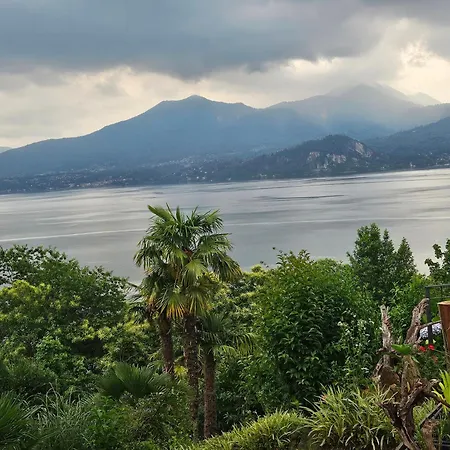Сasa de vacaciones Mid Of Nature ' Bella Vista Maggiore Mit Traumhaften Seeblick, Terrasse Und Grossen Garten Ghiffa