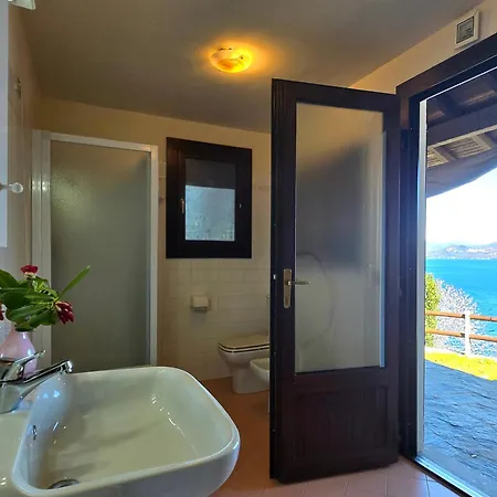 Prázdninový dům Mid Of Nature ' Bella Vista Maggiore Mit Traumhaften Seeblick, Terrasse Und Grossen Garten