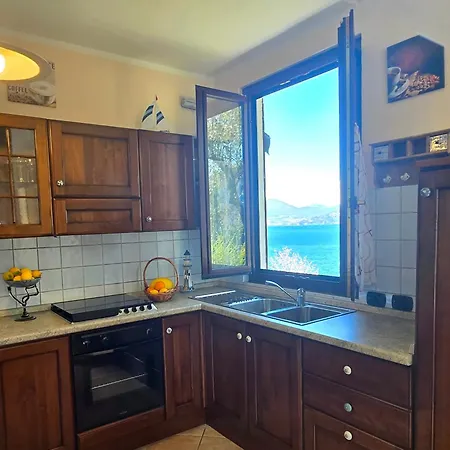 Mid Of Nature ' Bella Vista Maggiore Mit Traumhaften Seeblick, Terrasse Und Grossen Garten * Ghiffa