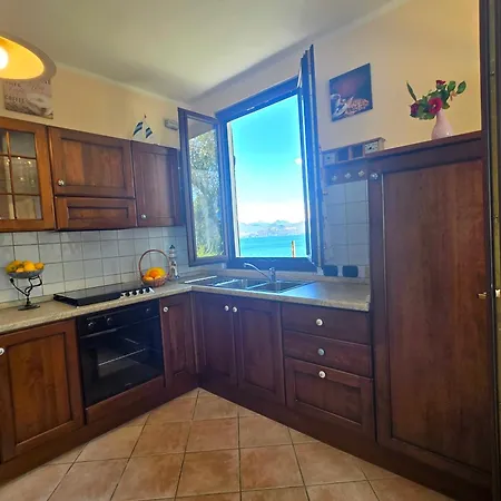 Mid Of Nature ' Bella Vista Maggiore Mit Traumhaften Seeblick, Terrasse Und Grossen Garten * Ghiffa