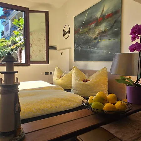 Mid Of Nature ' Bella Vista Maggiore Mit Traumhaften Seeblick, Terrasse Und Grossen Garten Prázdninový dům